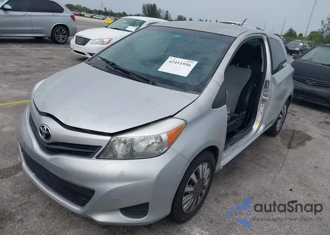 2013 Toyota Yaris L z USA, uszkodzony, nr VIN JTDJTUD3XDD555835